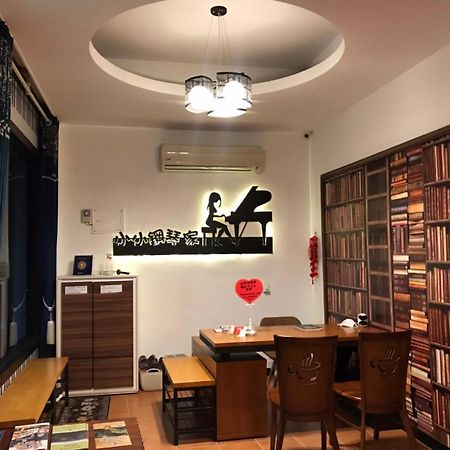 小小鋼琴家民宿&近夜市文創美食街 Hualien Buitenkant foto