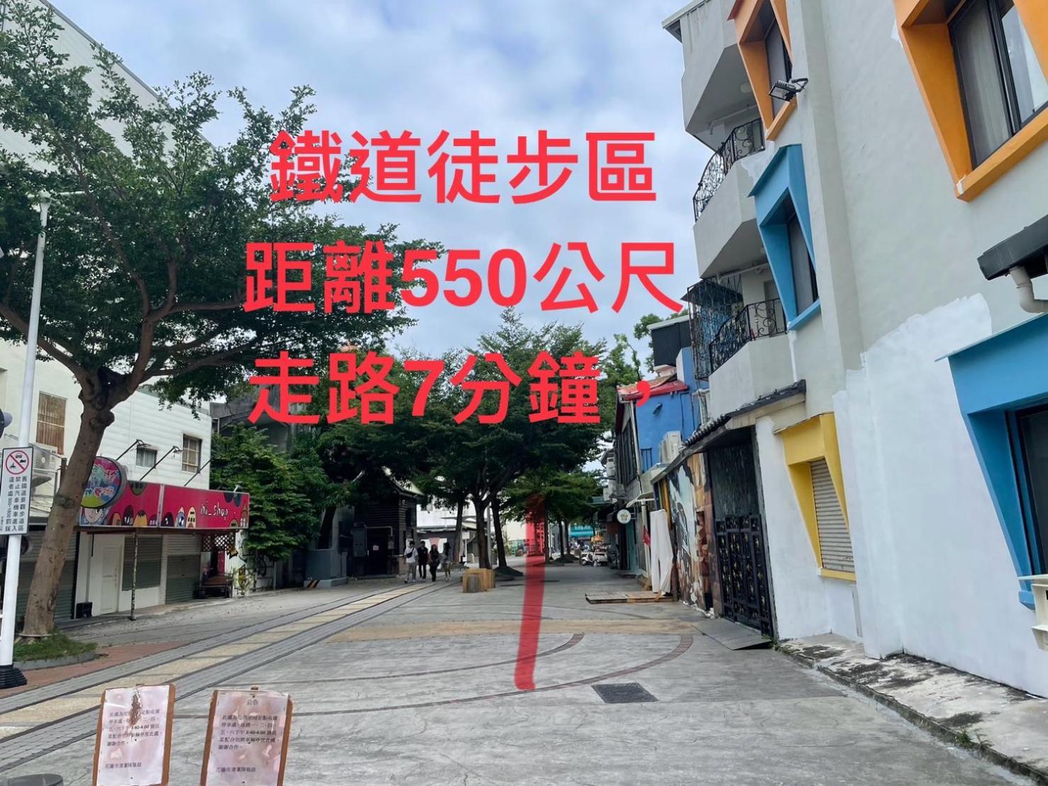 小小鋼琴家民宿&近夜市文創美食街 Hualien Buitenkant foto